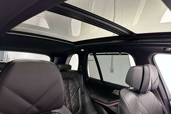 2025 BMW X5 M60i G05 LCI