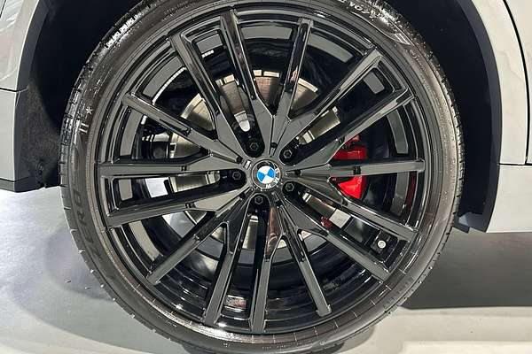 2025 BMW X5 M60i G05 LCI
