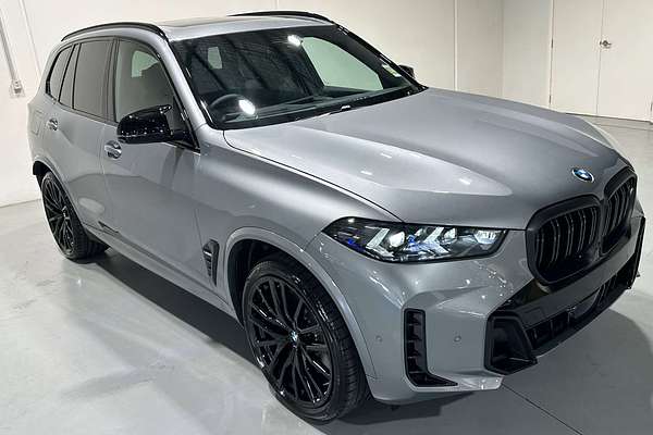 2025 BMW X5 M60i G05 LCI