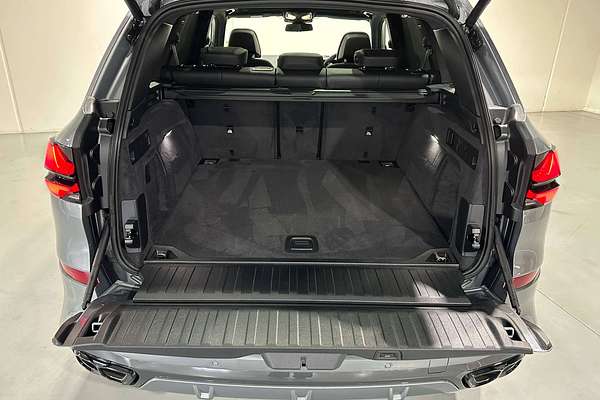 2025 BMW X5 M60i G05 LCI