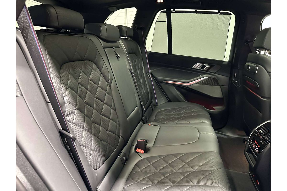 2025 BMW X5 M60i G05 LCI