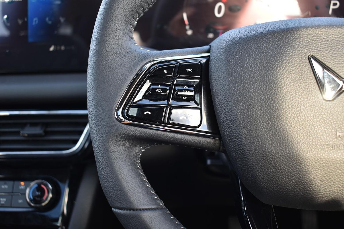 2025 Mahindra XUV700 AX7L