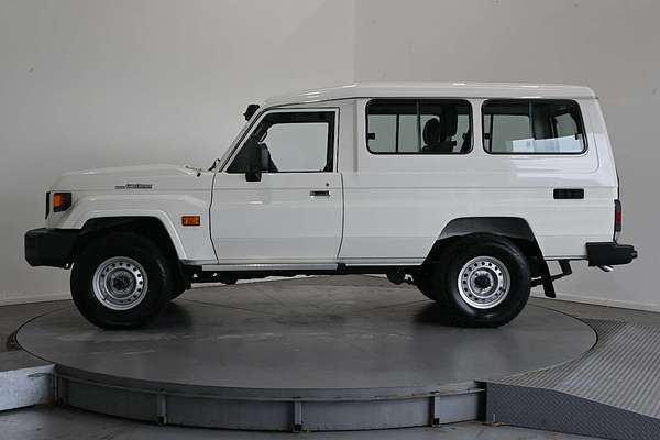 2025 Toyota Landcruiser GXL