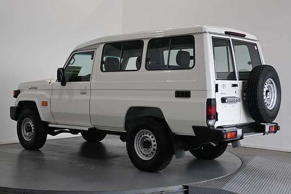 2025 Toyota Landcruiser GXL