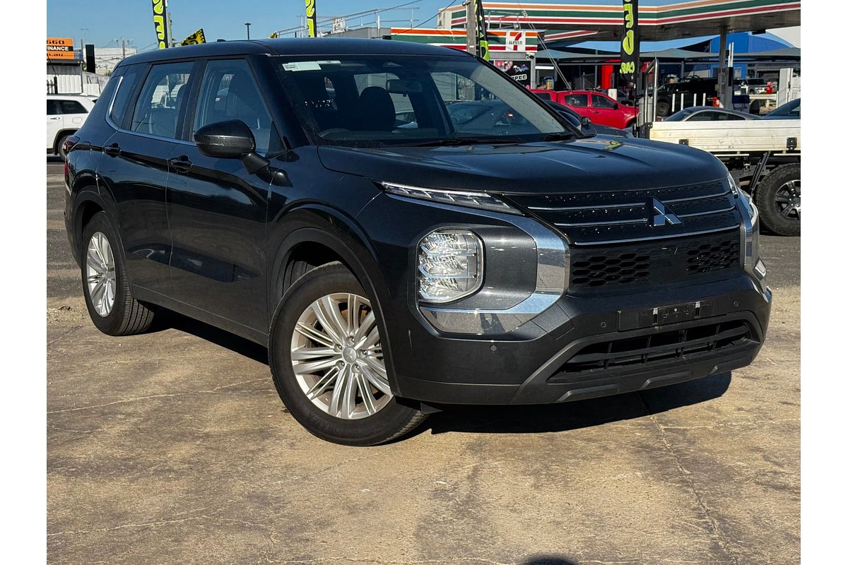 2024 Mitsubishi Outlander LS ZM