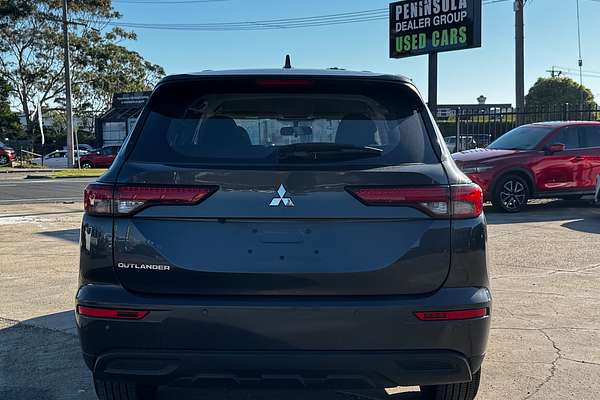 2024 Mitsubishi Outlander LS ZM