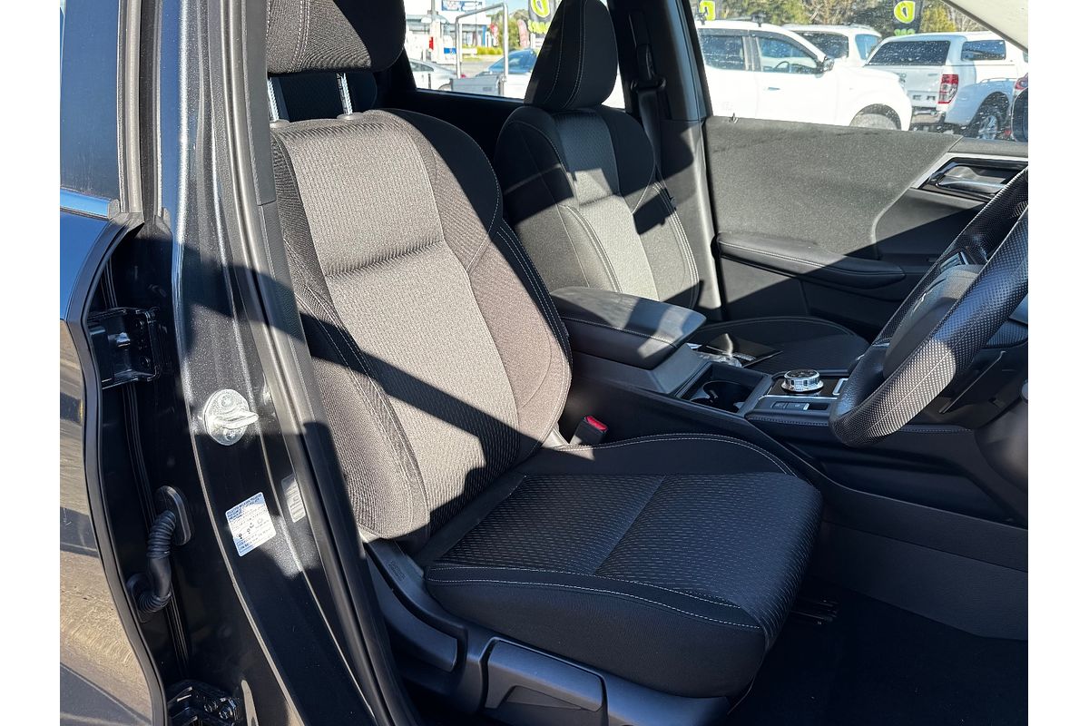 2024 Mitsubishi Outlander LS ZM
