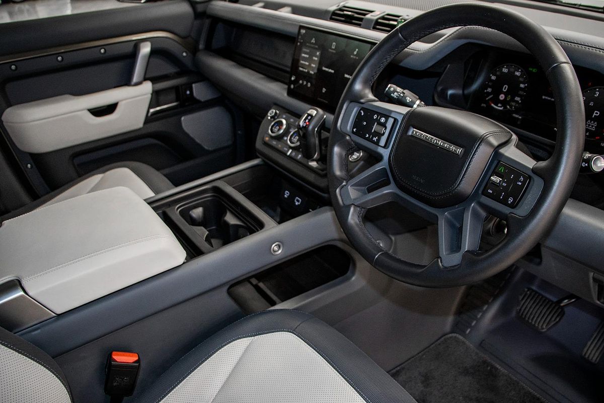 2023 Land Rover Defender 130 P400 X-Dynamic SE L663