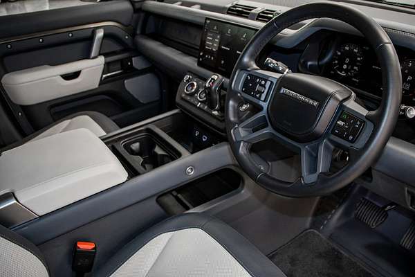 2023 Land Rover Defender 130 P400 X-Dynamic SE L663
