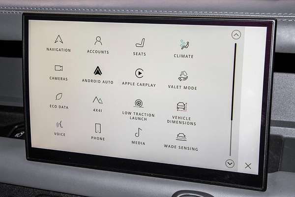 2023 Land Rover Defender 130 P400 X-Dynamic SE L663