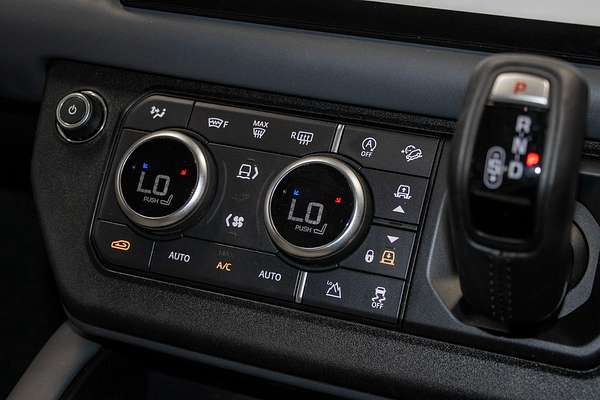 2023 Land Rover Defender 130 P400 X-Dynamic SE L663