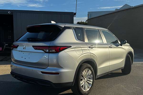 2024 Mitsubishi Outlander LS ZM