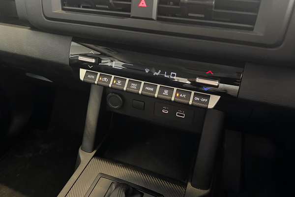 2024 Mitsubishi Triton GLX MV 4X4