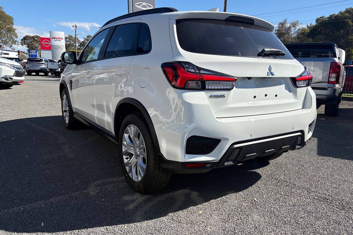 2024 Mitsubishi XD