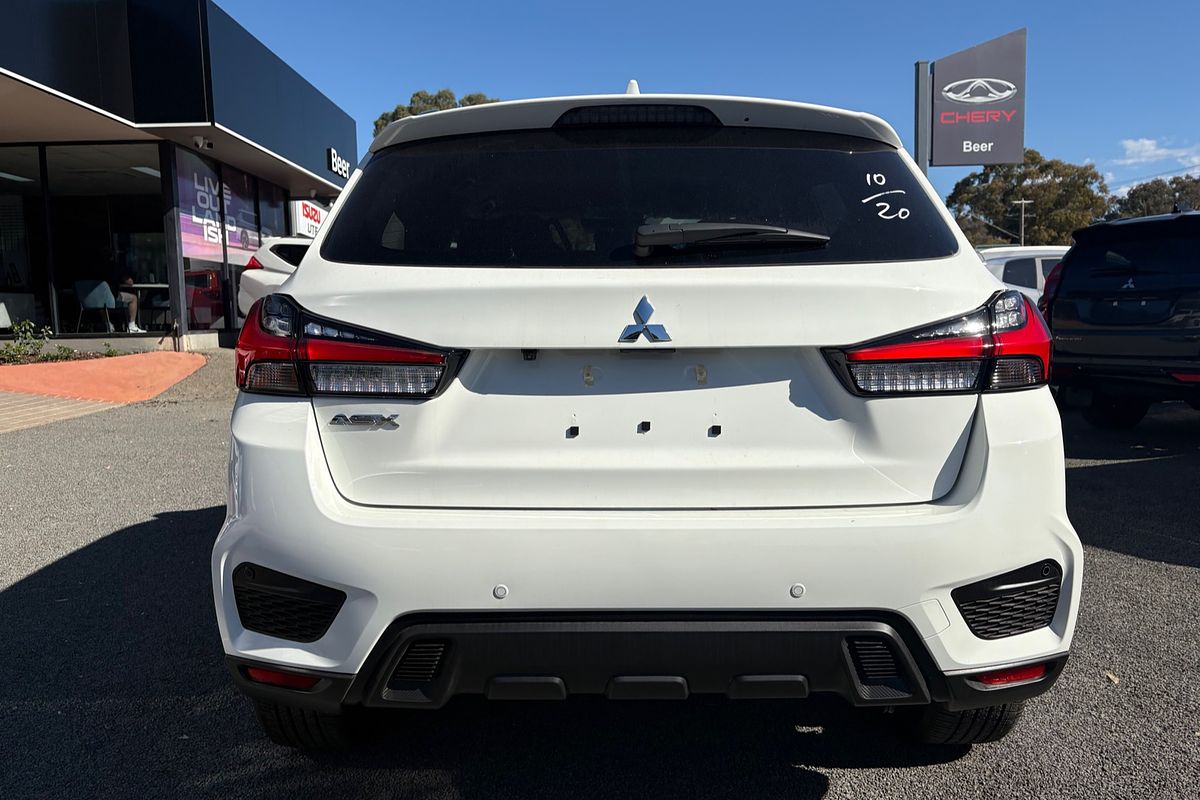 2024 Mitsubishi XD