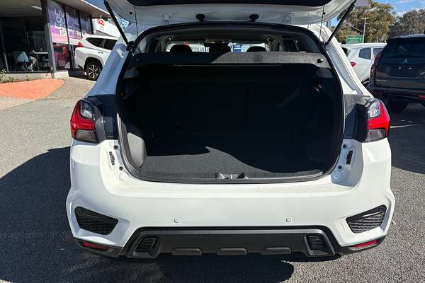 2024 Mitsubishi XD