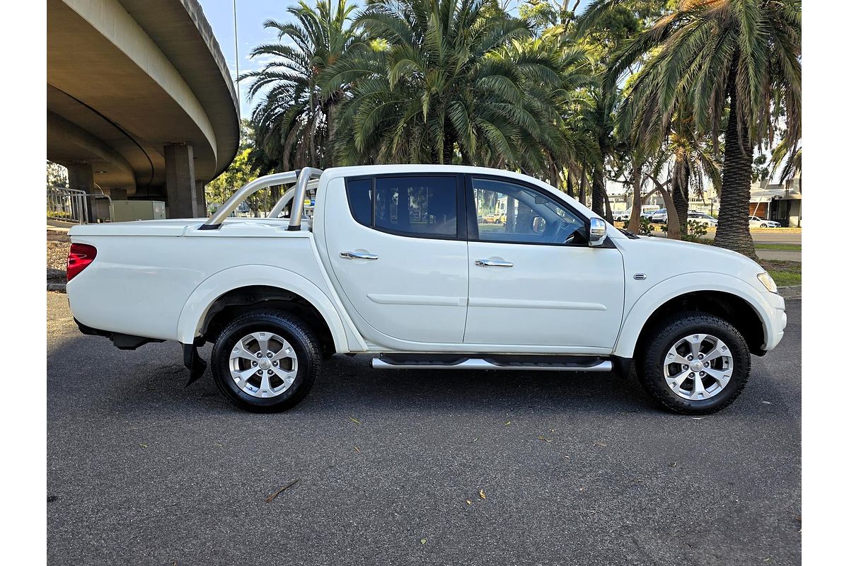 2015 Mitsubishi Triton GLX-R MN 4X4
