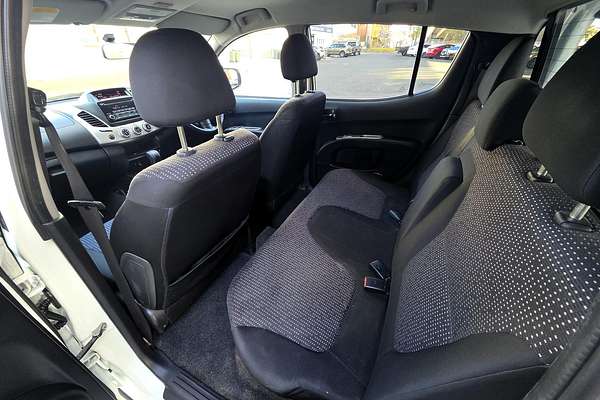 2015 Mitsubishi Triton GLX-R MN 4X4