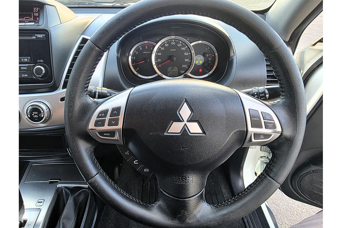 2015 Mitsubishi Triton GLX-R MN 4X4