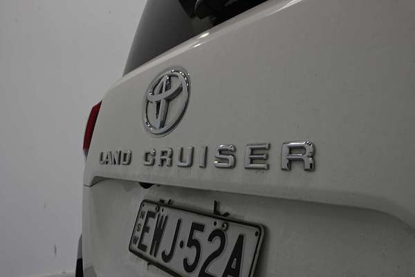 2022 Toyota Landcruiser Sahara FJA300R