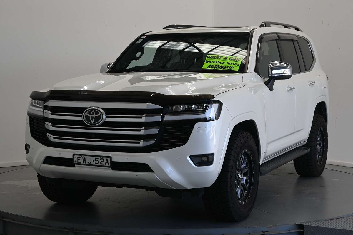 2022 Toyota Landcruiser Sahara FJA300R