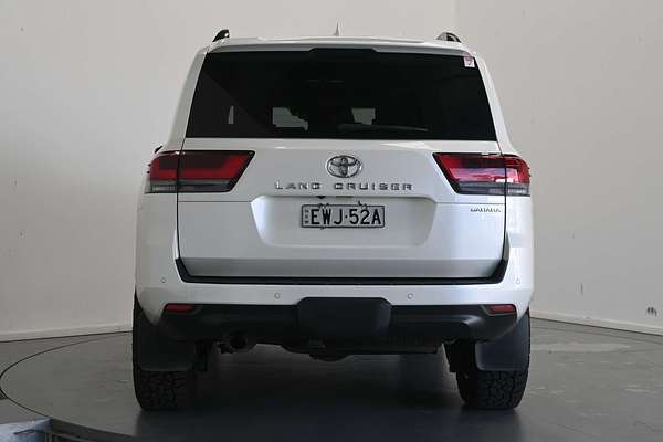 2022 Toyota Landcruiser Sahara FJA300R