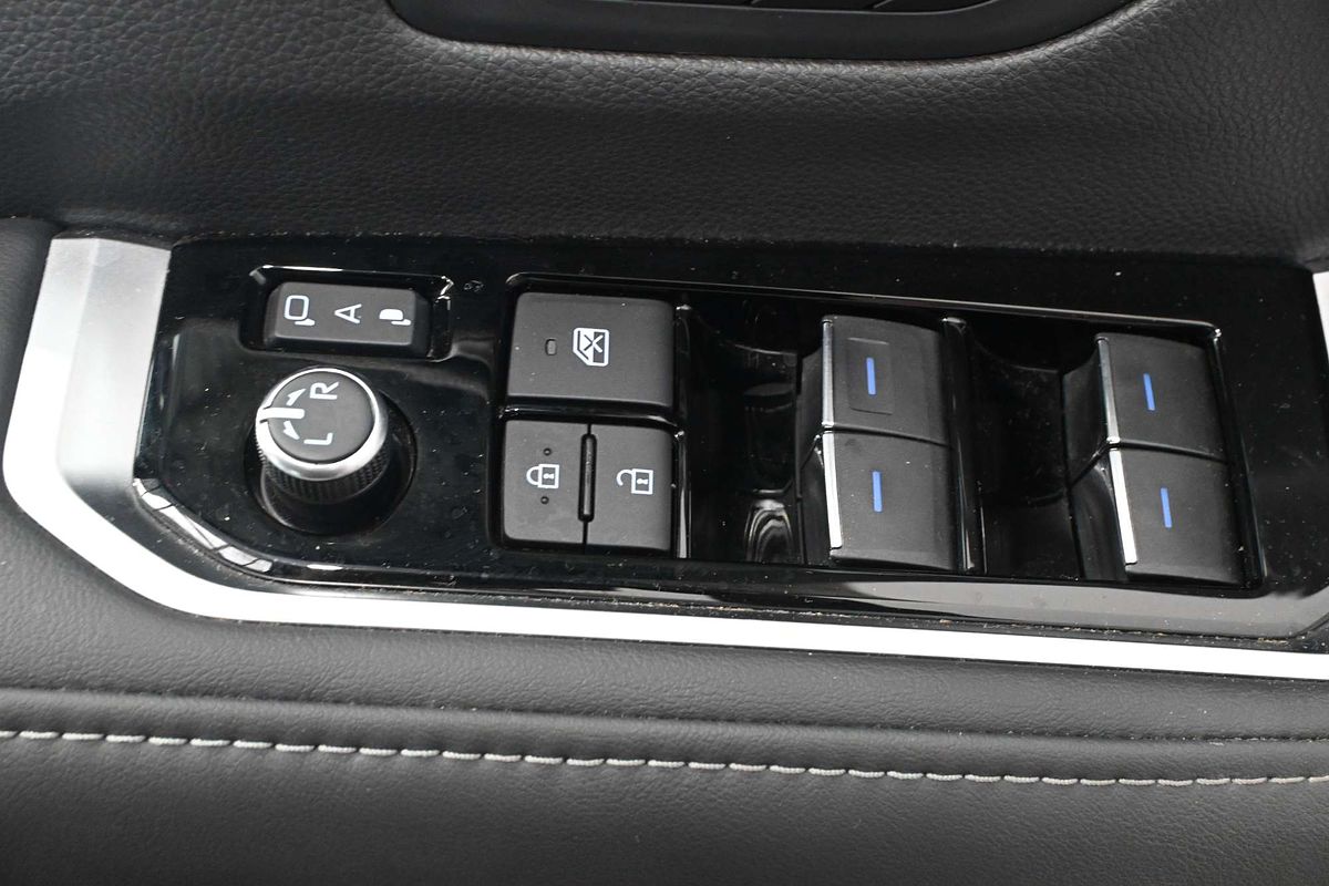 2022 Toyota Landcruiser Sahara FJA300R