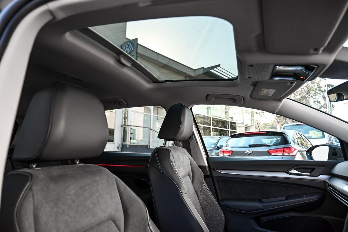 2025 Volkswagen Golf 110TSI Style 8.5