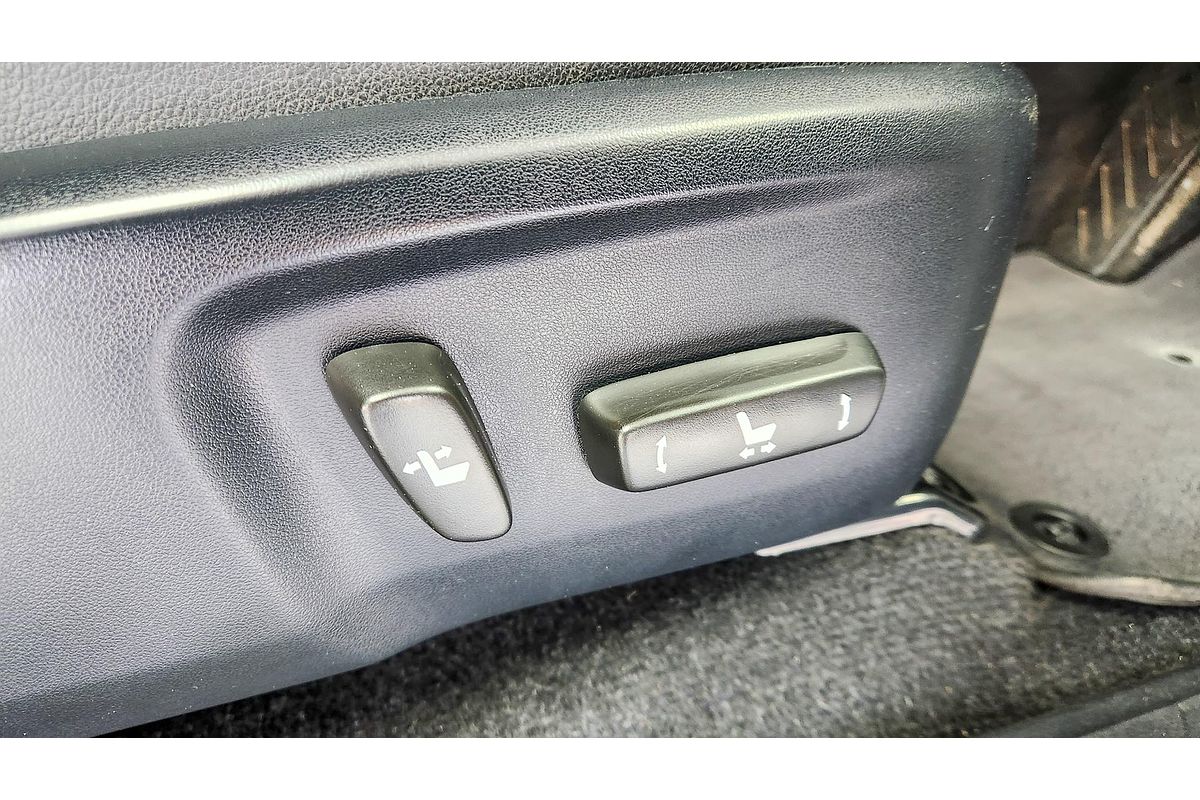 2015 Toyota Hilux SR5 GUN126R 4X4