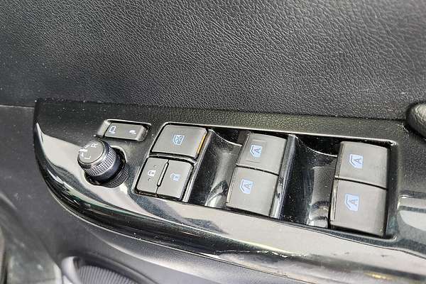 2015 Toyota Hilux SR5 GUN126R 4X4