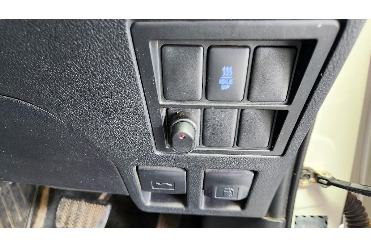 2015 Toyota Hilux SR5 GUN126R 4X4