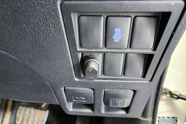 2015 Toyota Hilux SR5 GUN126R 4X4