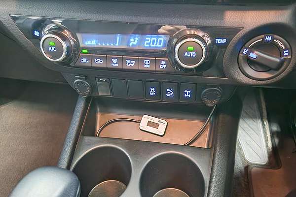 2015 Toyota Hilux SR5 GUN126R 4X4