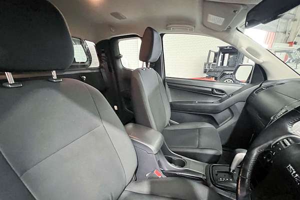 2017 Isuzu D-MAX SX High Ride Rear Wheel Drive