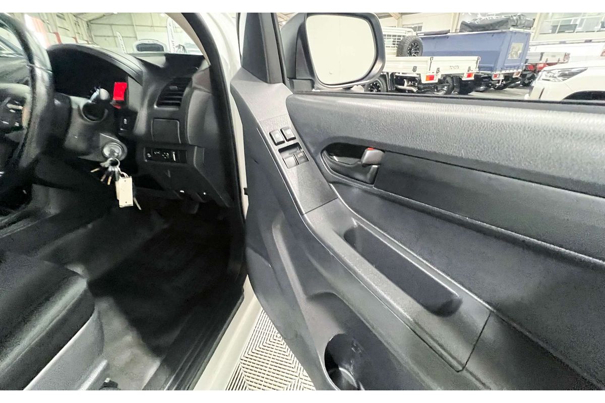 2017 Isuzu D-MAX SX High Ride Rear Wheel Drive