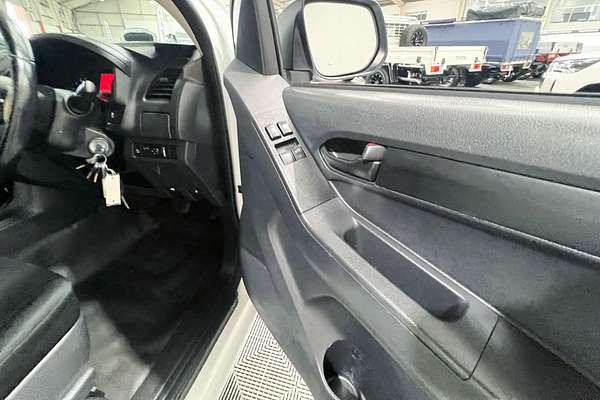 2017 Isuzu D-MAX SX High Ride Rear Wheel Drive