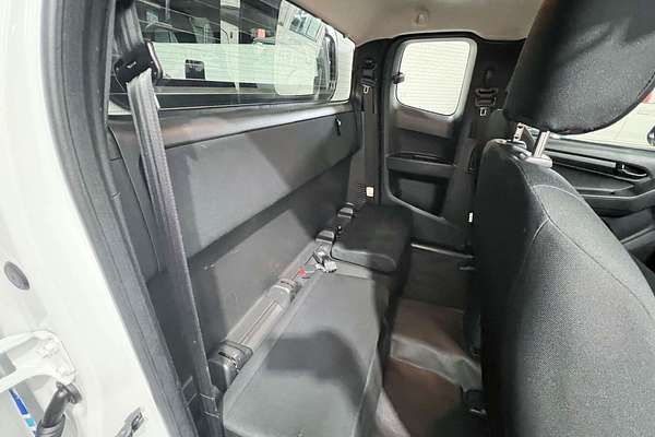 2017 Isuzu D-MAX SX High Ride Rear Wheel Drive