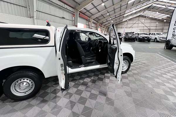 2017 Isuzu D-MAX SX High Ride Rear Wheel Drive