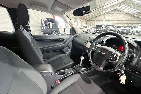 2017 Isuzu D-MAX SX High Ride Rear Wheel Drive