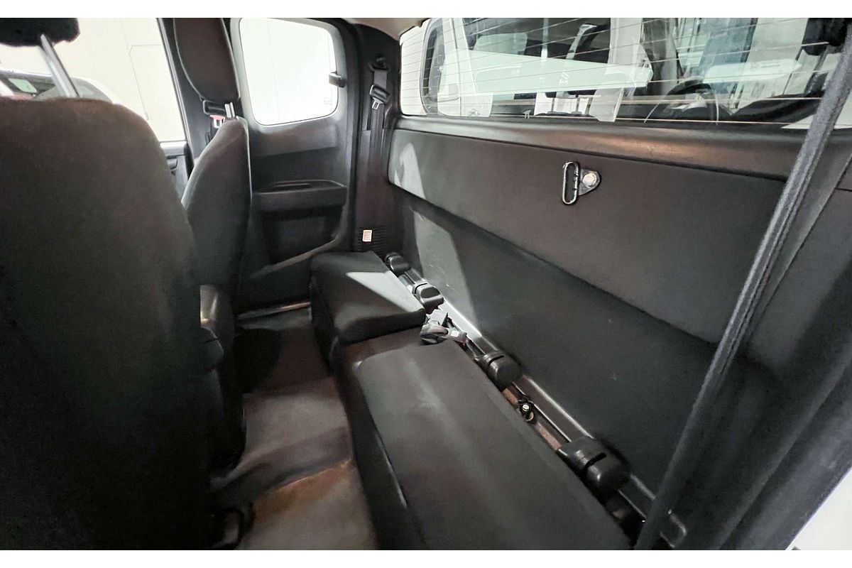 2017 Isuzu D-MAX SX High Ride Rear Wheel Drive