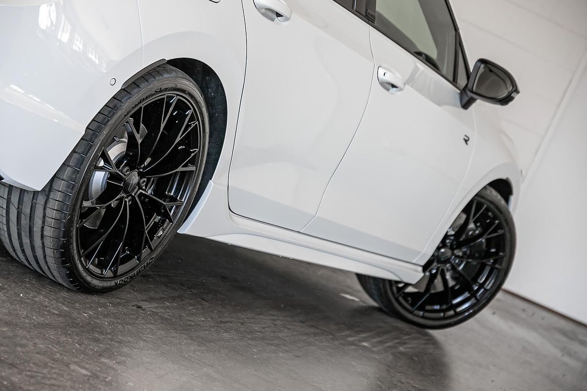 2025 Volkswagen Golf R Black Edition 8.5