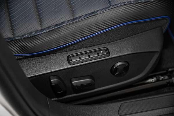 2025 Volkswagen Golf R Black Edition 8.5