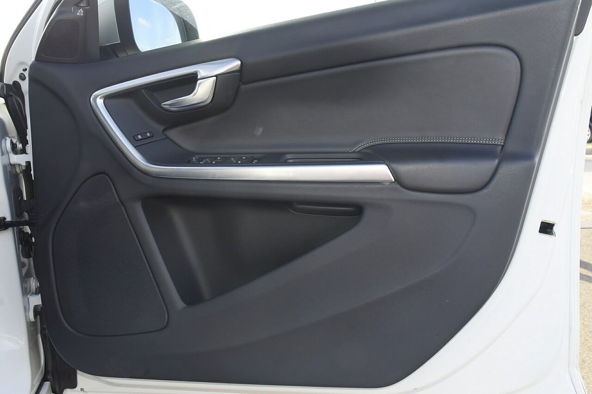 2016 Volvo S60 T5 R-Design