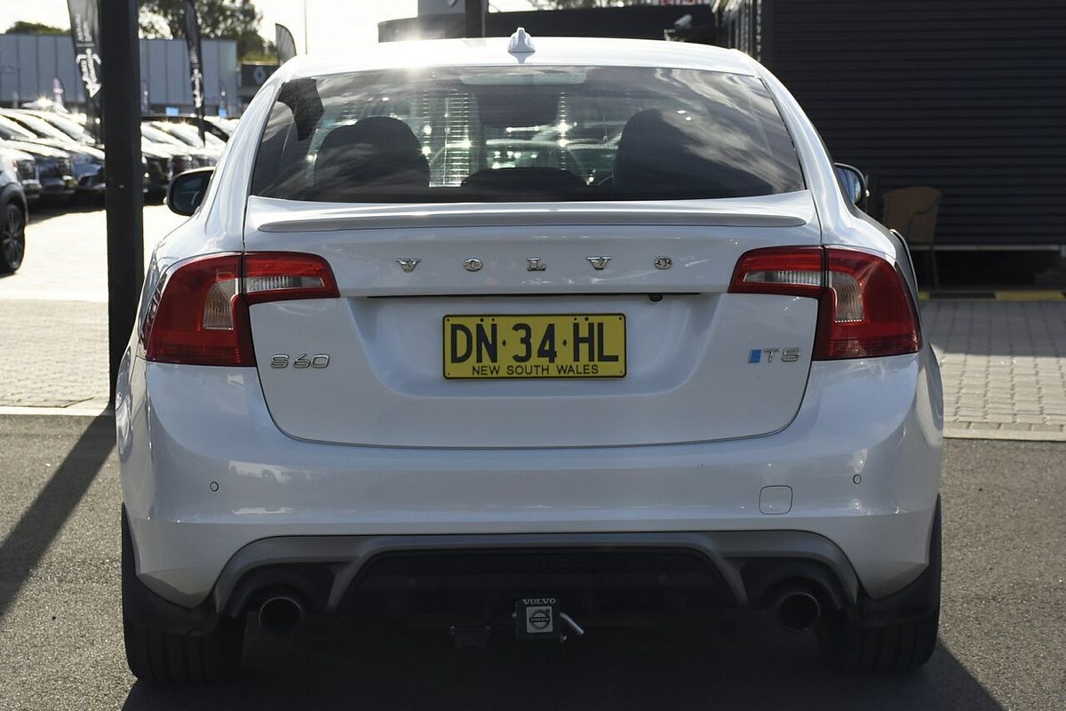 2016 Volvo S60 T5 R-Design
