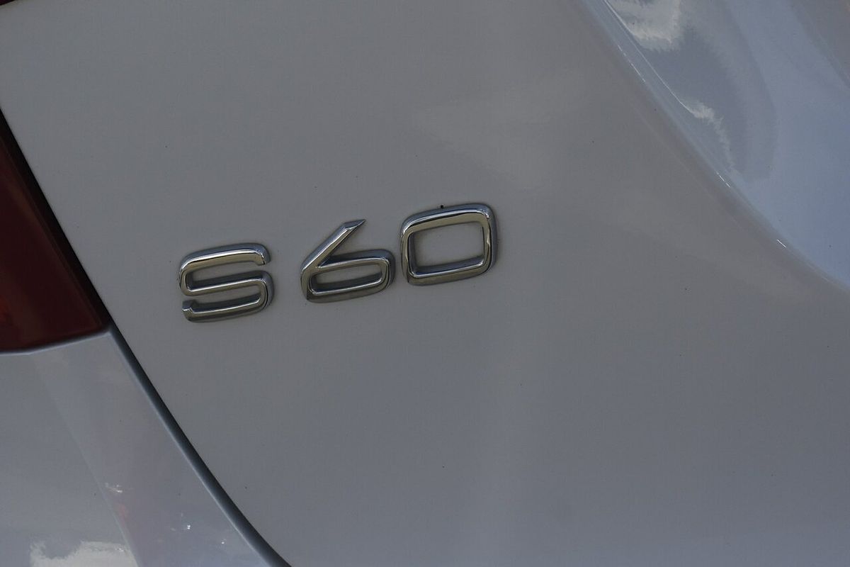 2016 Volvo S60 T5 R-Design