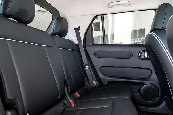 2025 Hyundai INSTER Cross AX.V1