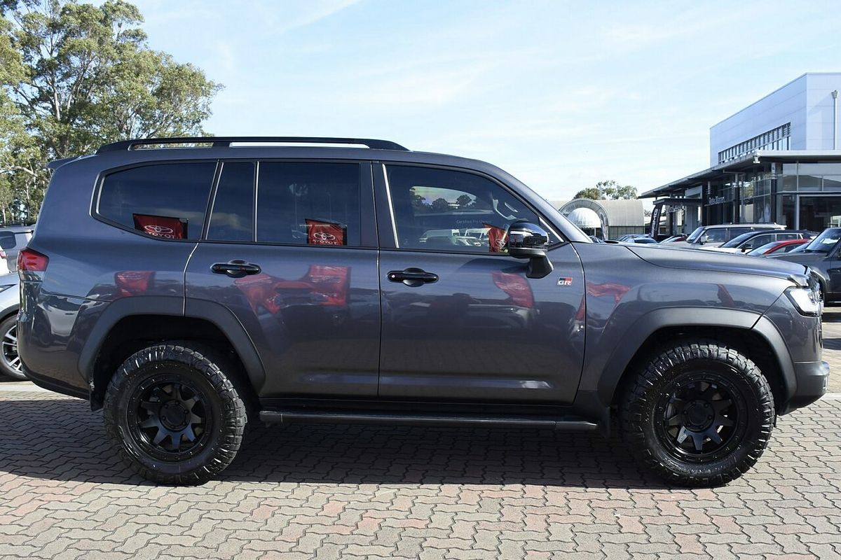 2022 Toyota Landcruiser GR Sport FJA300R
