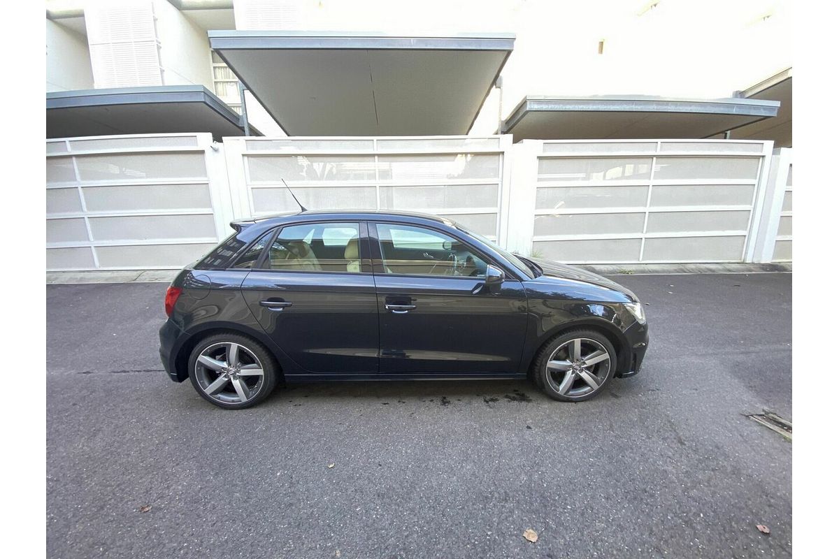 2013 Audi A1 Ambition 8X