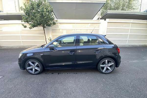 2013 Audi A1 Ambition 8X