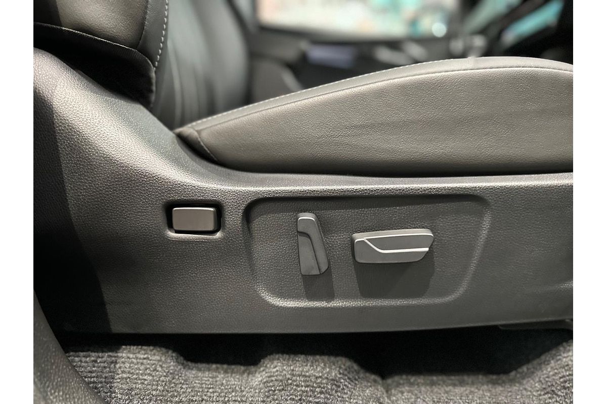 2025 Isuzu MU-X LS-T